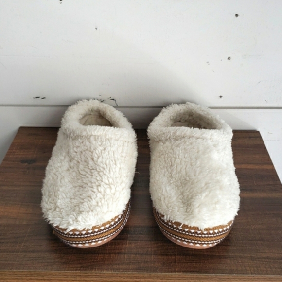 Woolrich Sherpa Cream - White Indoor Slippers Size L - (9.5 - 10.5) - Picture 1 of 9